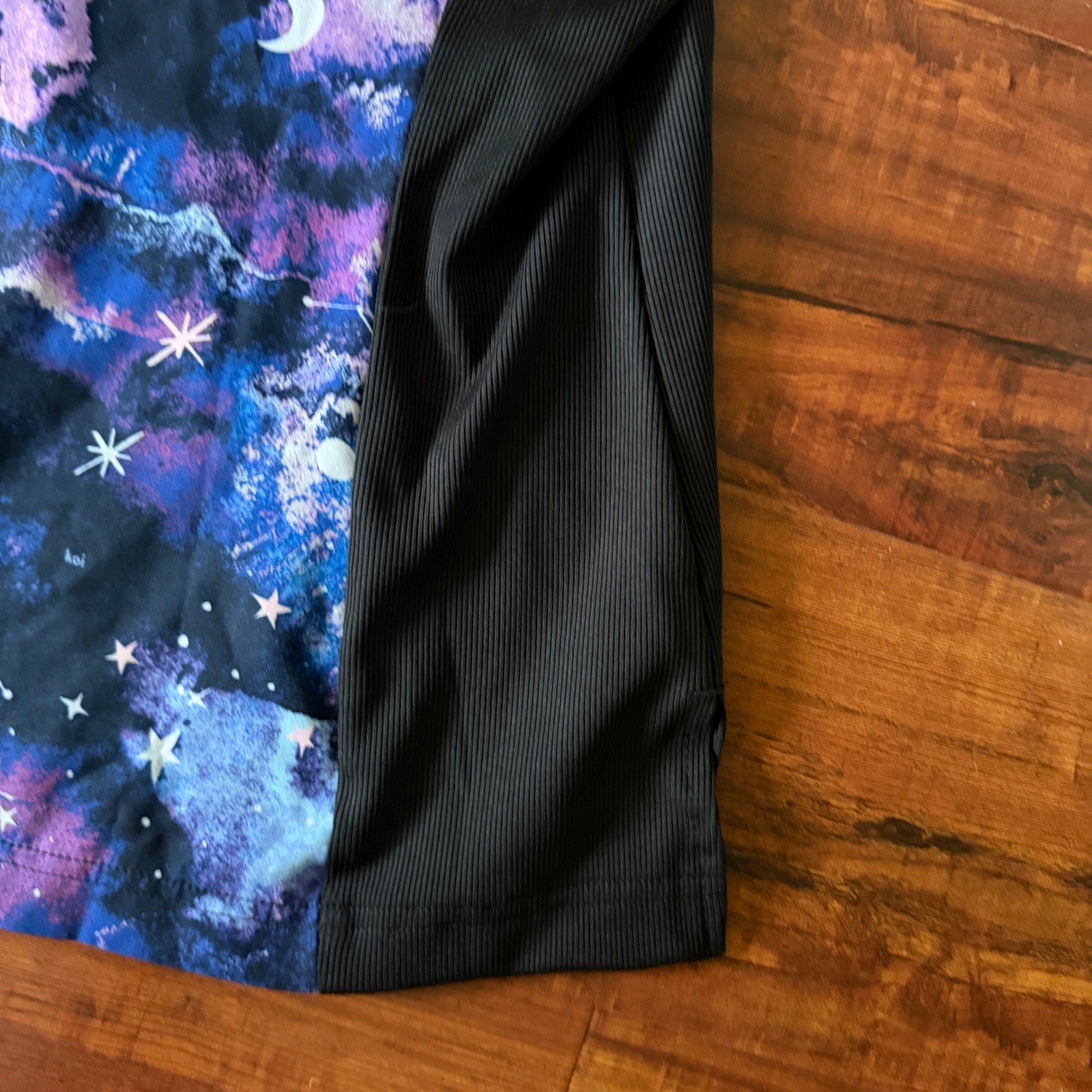 Koi Lite XL Galaxy Celestial Scrub TopPockets Stretch Side Panels Nurse Vet