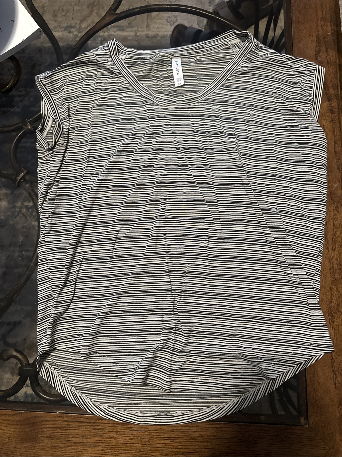Athleta Women’s Xs Oversize Black Striped Shirt Short Sleeve Euc. 11