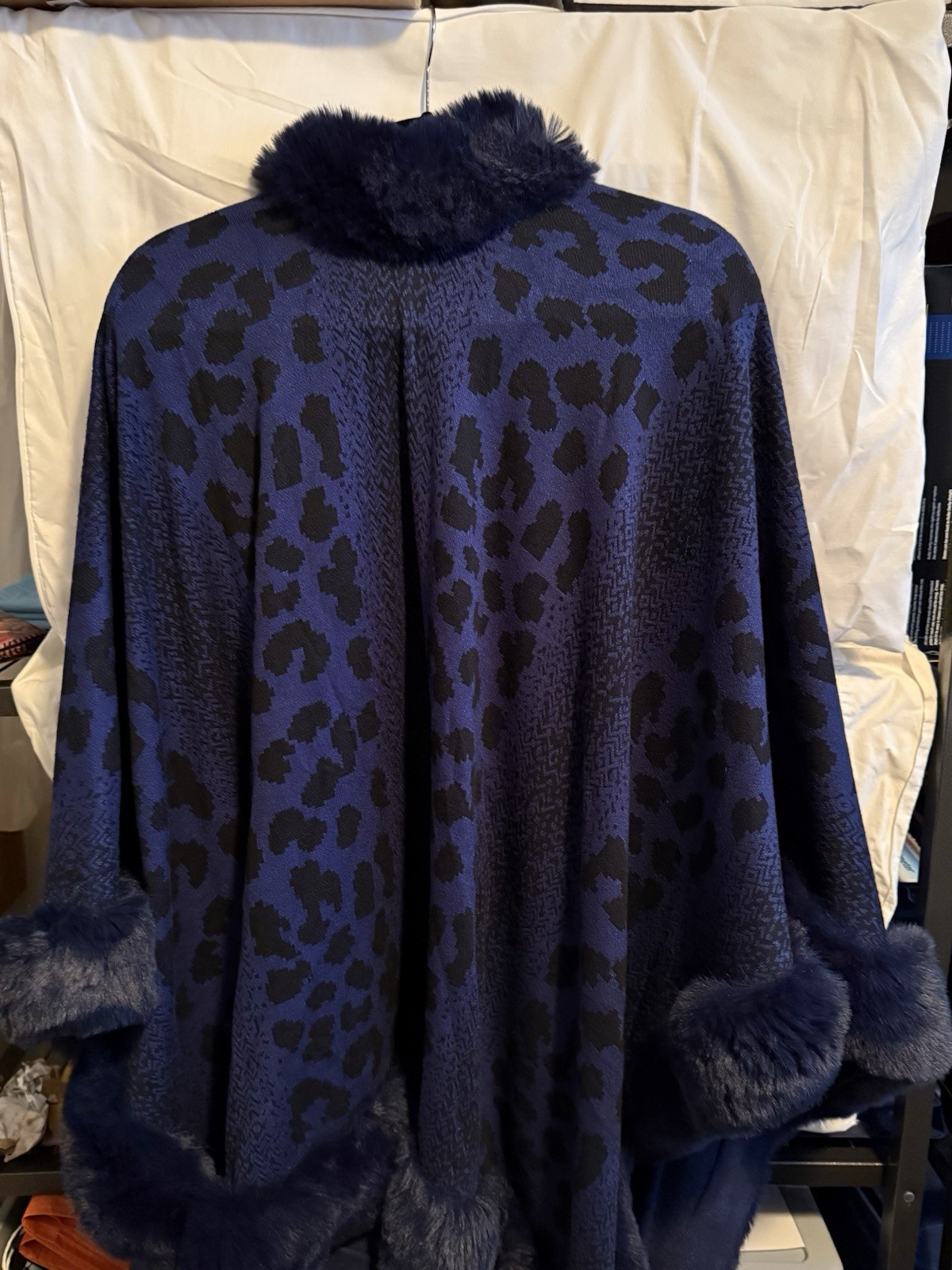 Kathy Ireland Women’s Fashion360 Skies Faux Fur Trim Cape Navy Combo