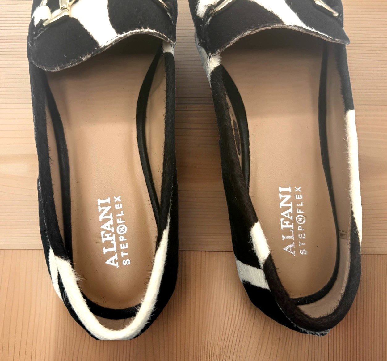Alfani Step n Flex Women 7 Dark Brown Beige Haircalf Calfhide Gold Bit NWOT