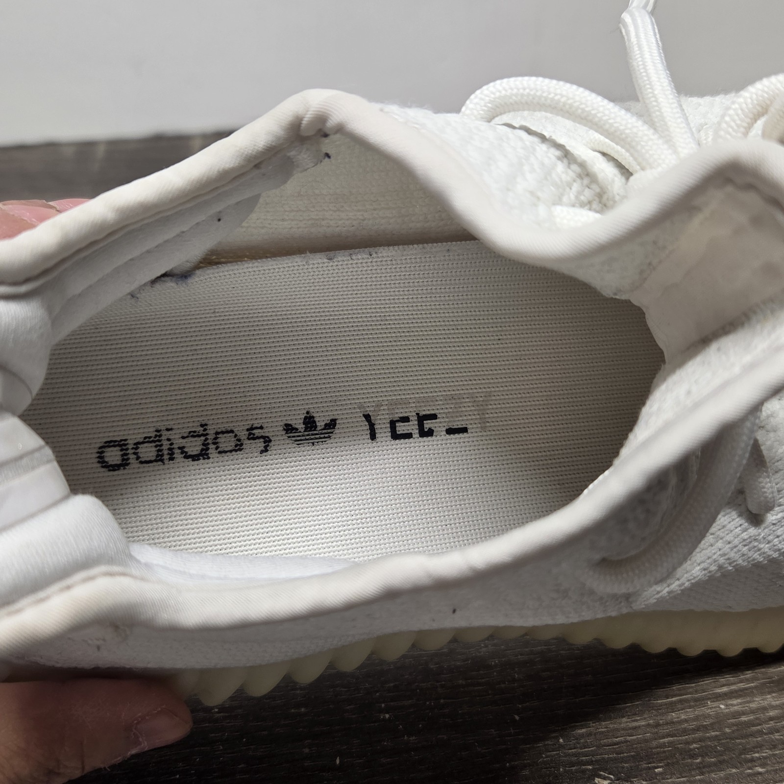 adidas Yeezy Boost 350 V2 Cream Triple White Size 7 Pre-Owned