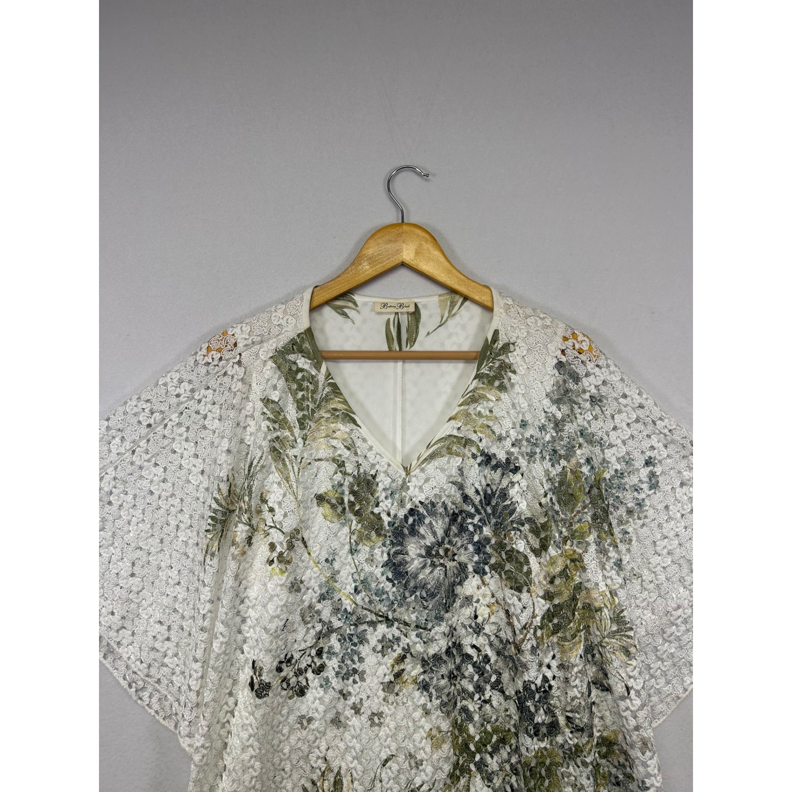 Boho Floral Brittany Black Women Large White Lace Layered Butterfly Sleeve Top