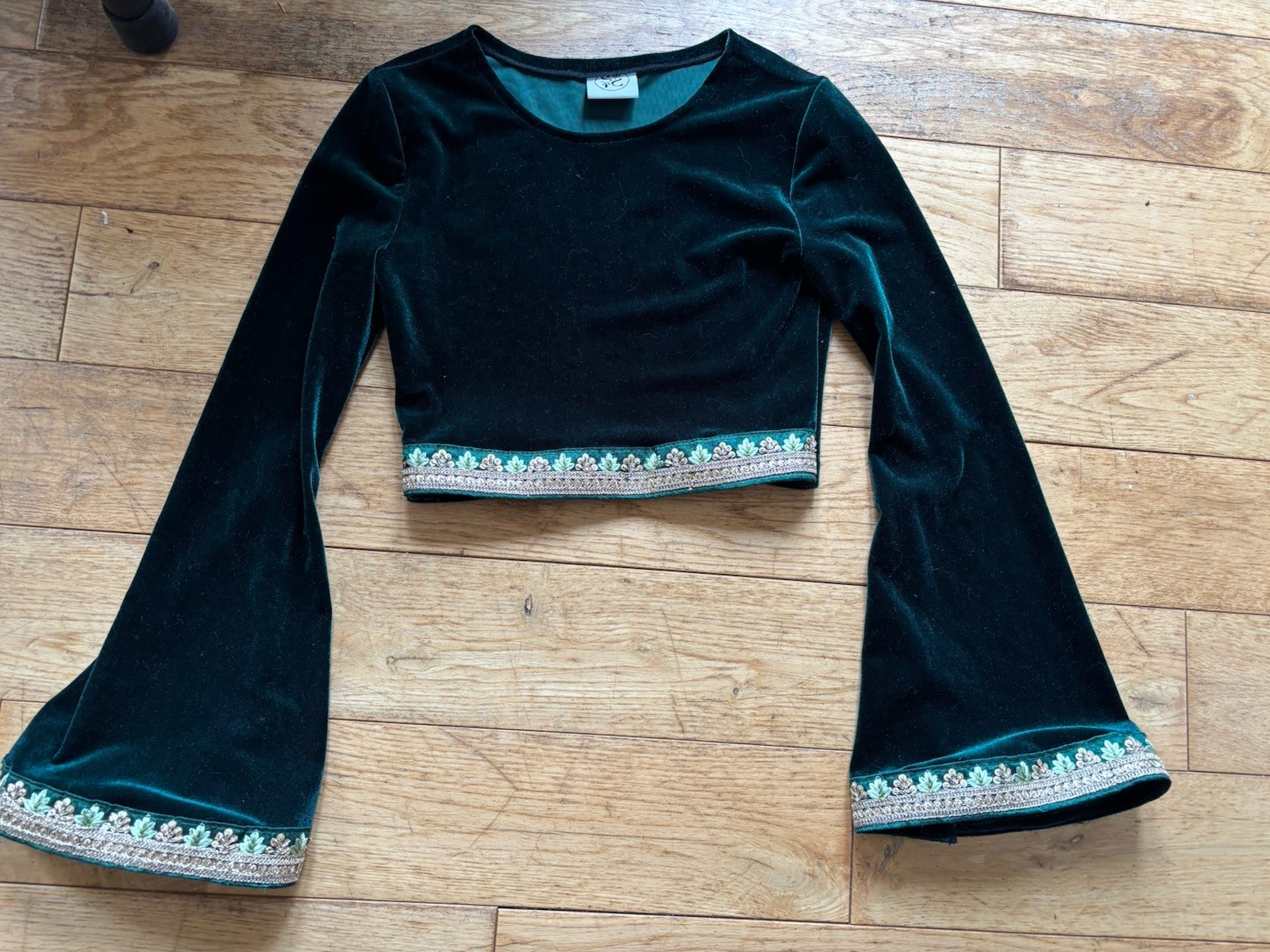 Soleil Store Handmade Dark Green Velvet Bell Crop Top – Size 6