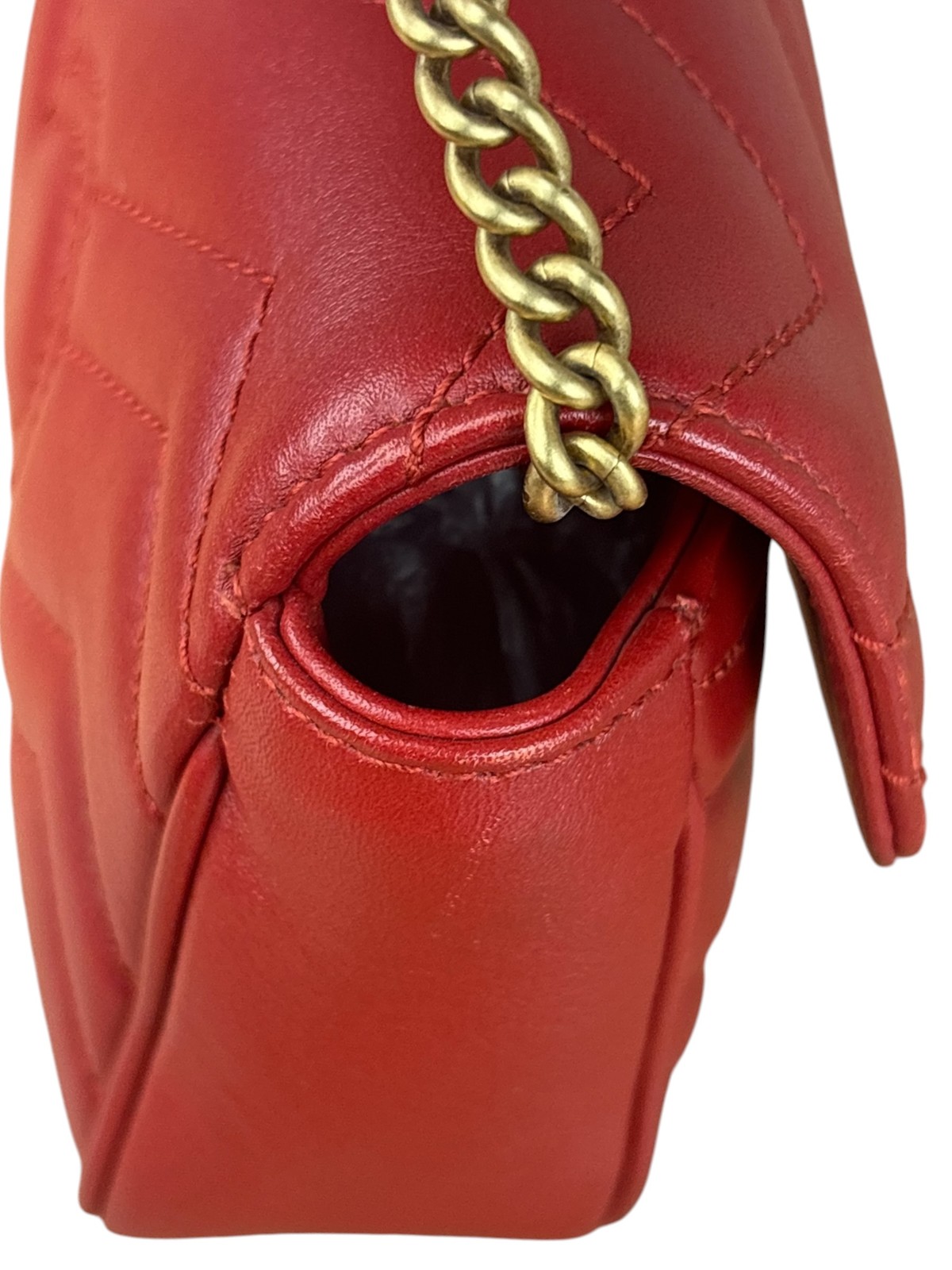 Size OS – Gucci Red Chevron Quilted Matelasse Mini Leather Shoulder Bag / Pre-Ow