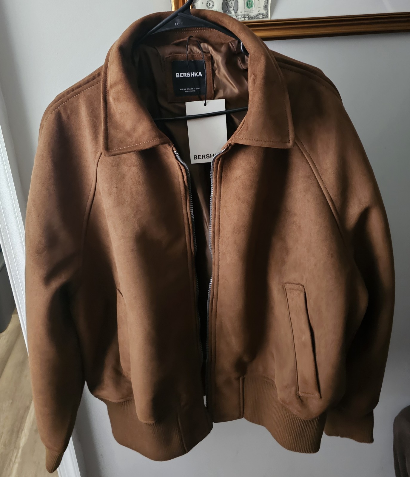 Men’s Leather Bomber Jacket Brown New, never used, size XL.