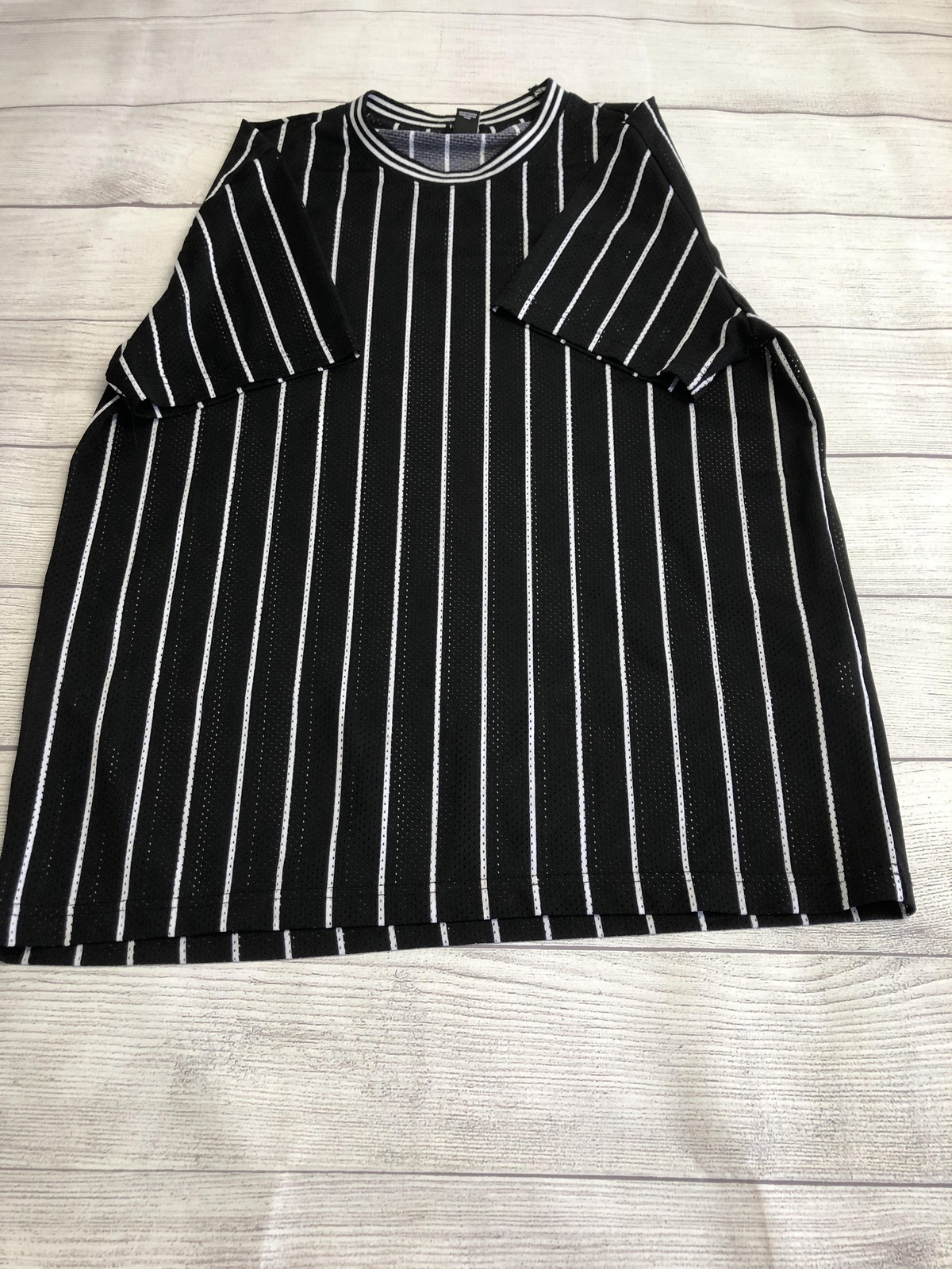 Forever 21 Shirt Mens Medium Black White Stripe Mesh Knit Crewneck Tee Casual