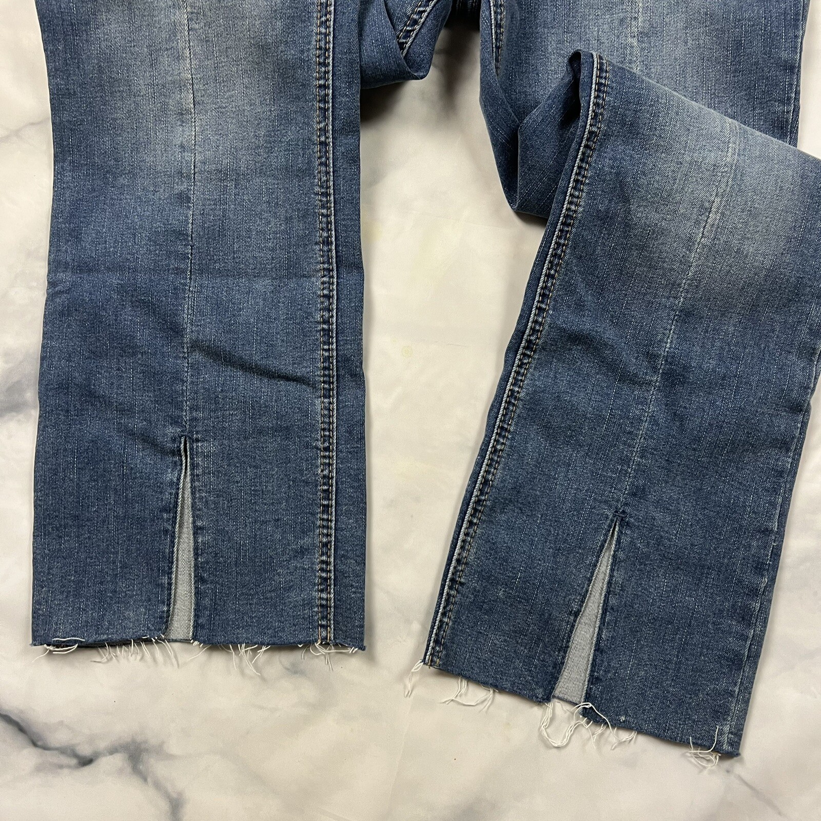 Free People Cropped Exposed Button Front Jeans Size 27 Hem Slit Frayed Kick Crop