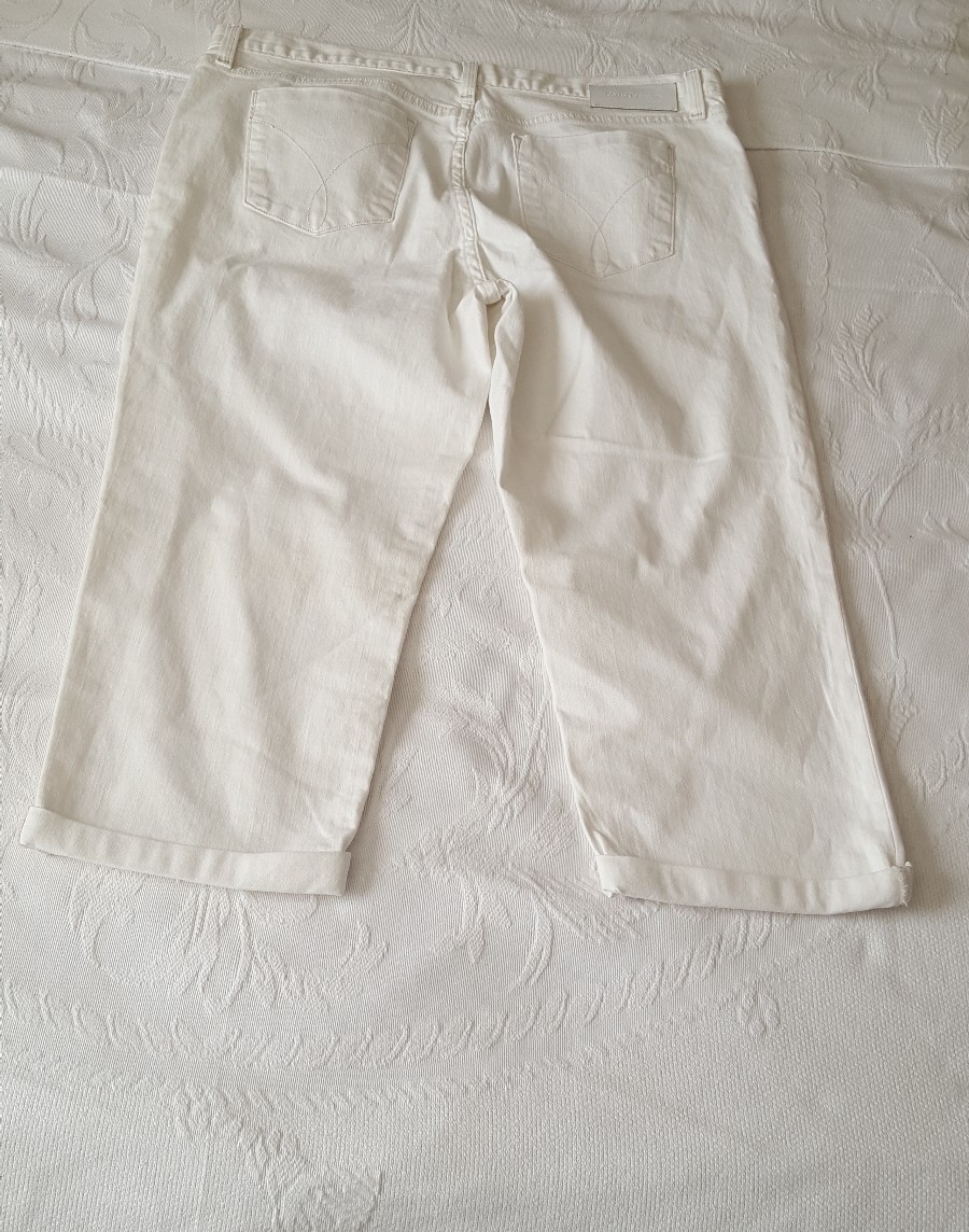 Calvin Klein Cropped Boyfriend Jeans White Size 33 New R027