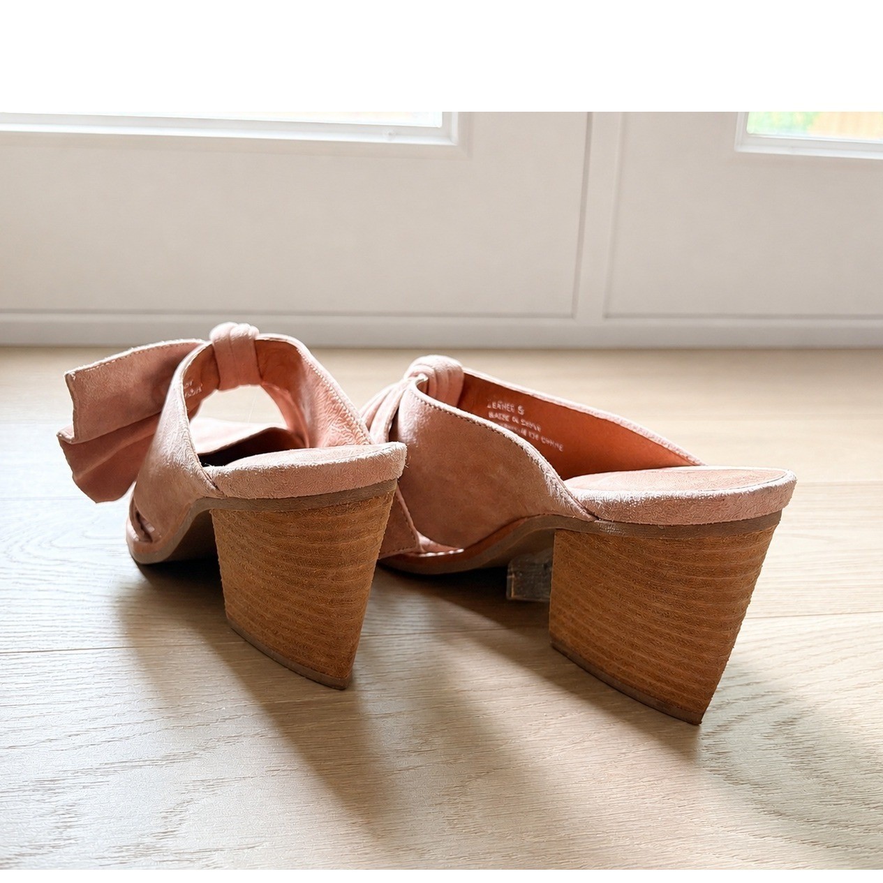 Jeffrey Campbell Oversized Bow Preppy Pink Suede Mules with Pointed Toe Size 8