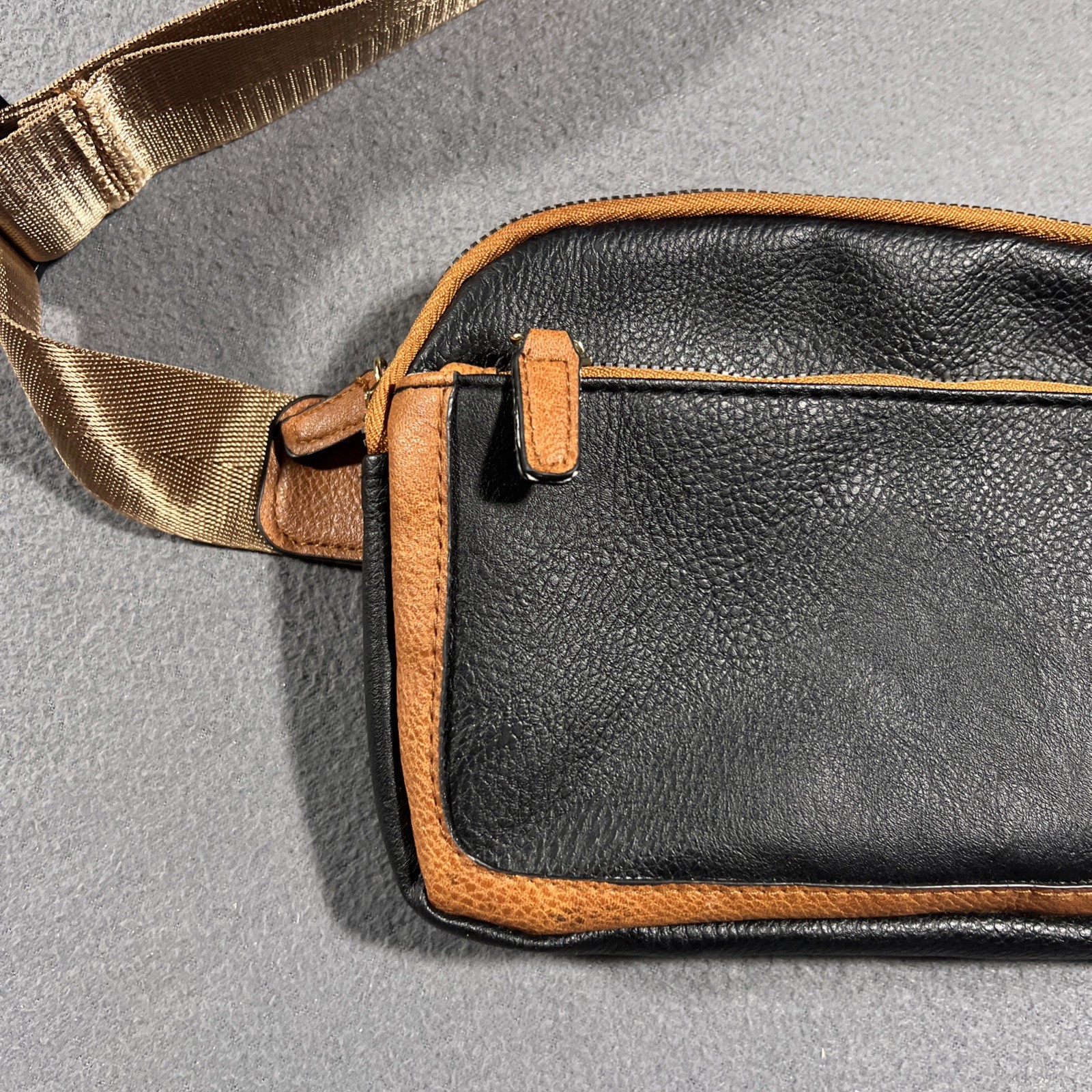 Lululemon Everywhere Belt Bag Black Leather Adjustable Strap Fanny Pack READ