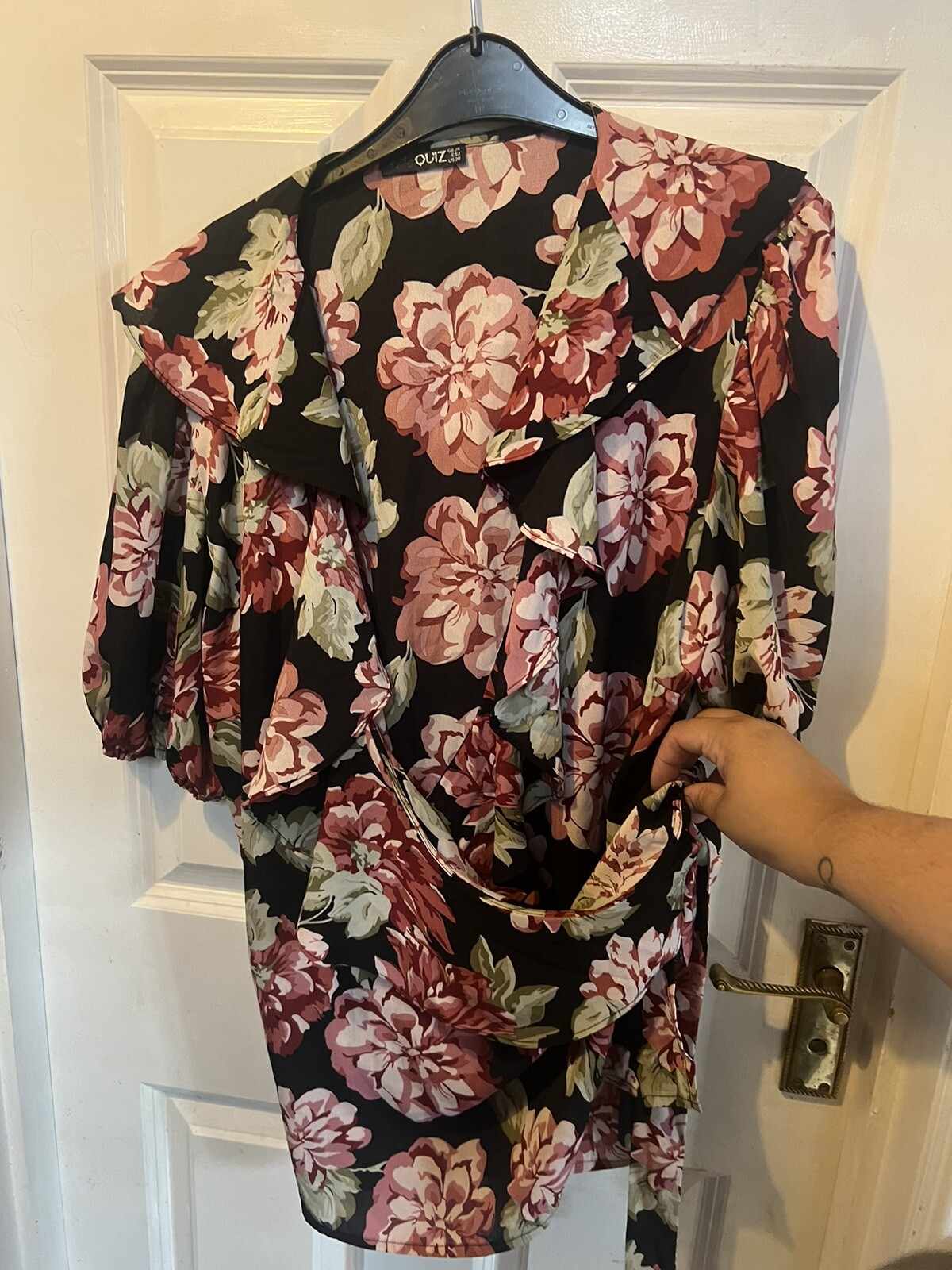 Quiz Blouse Top Wrap Floral Pink Black and White Size 24 Ruffled