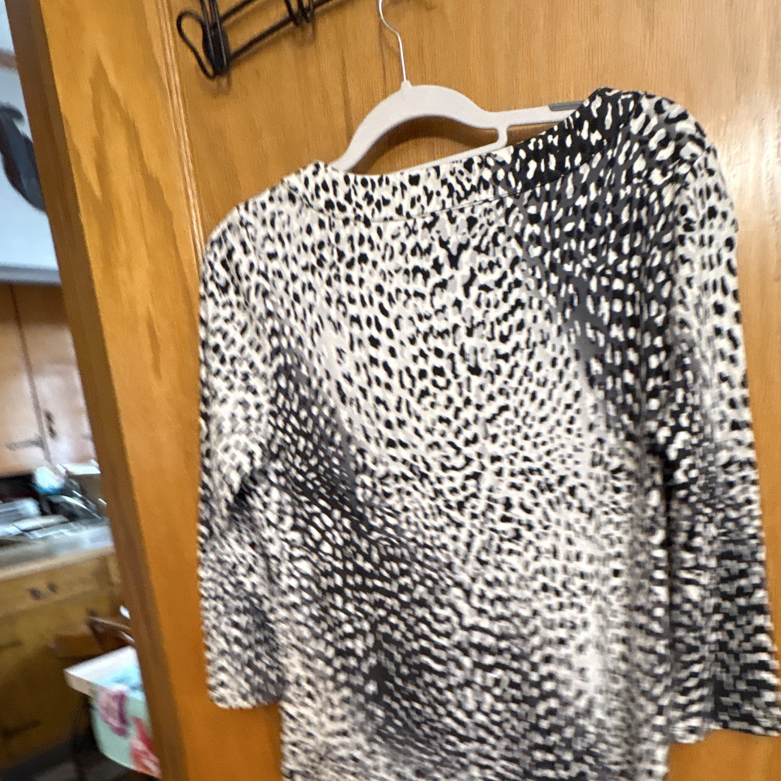 Rafaella Women’s Black White Animal Print V-Neck 3/4 Sleeve Zip Knit Top L/G
