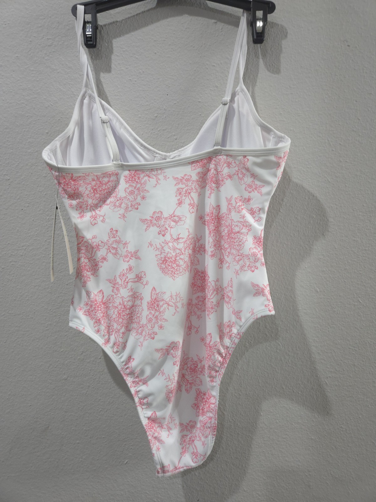 BRAND NEW no Boundaries 1 Piece White With Pink Flowers Swimsuit Size Med #155