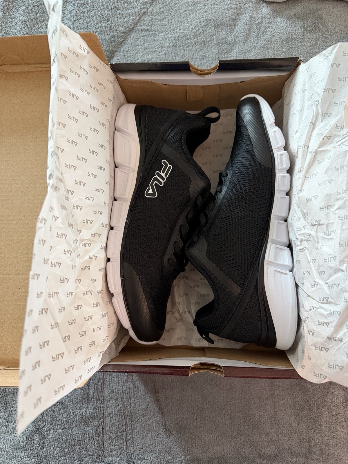 NEW FILA | Flash Attack | Men’s Running Sneaker | Black White | Size M 8.5