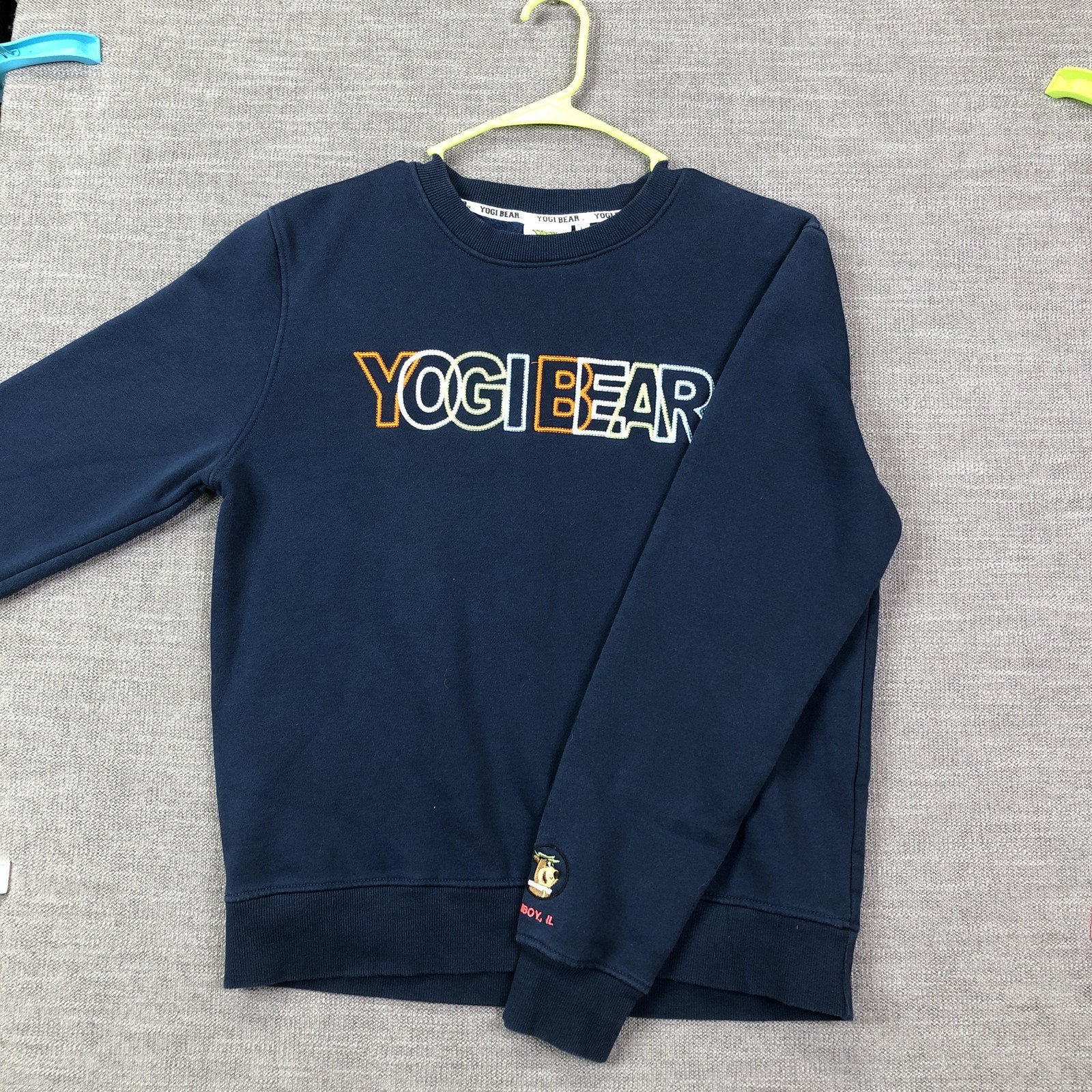 Yogi Bear Sweatshirt Mens L Blue Yogi Bear Graphic Embroidered Fleece Pullover