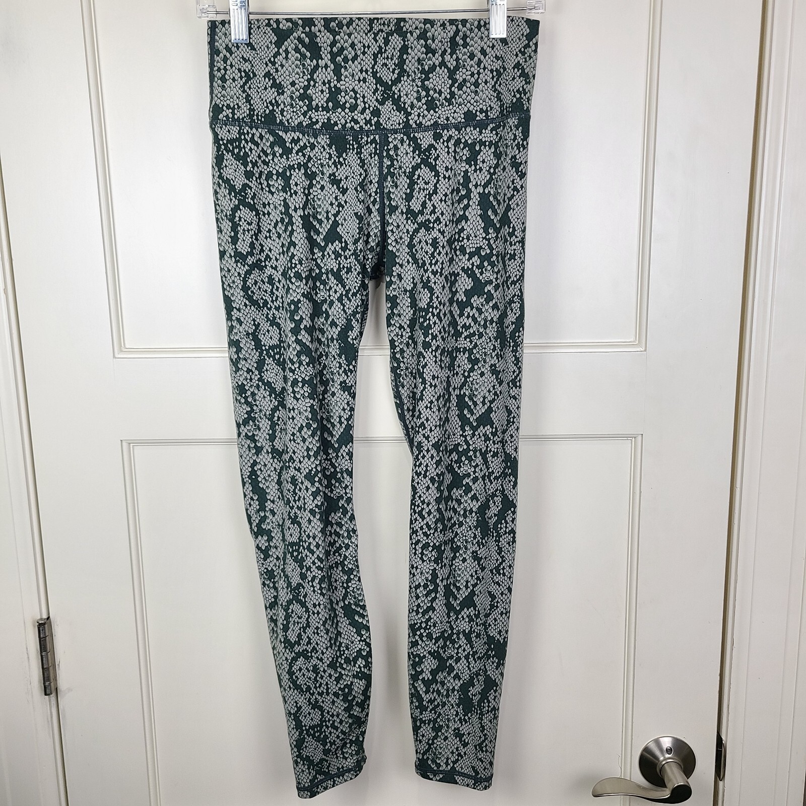 REVOLVE Varley Century 2.0 Legging 25″ Snake Print Green Size: M