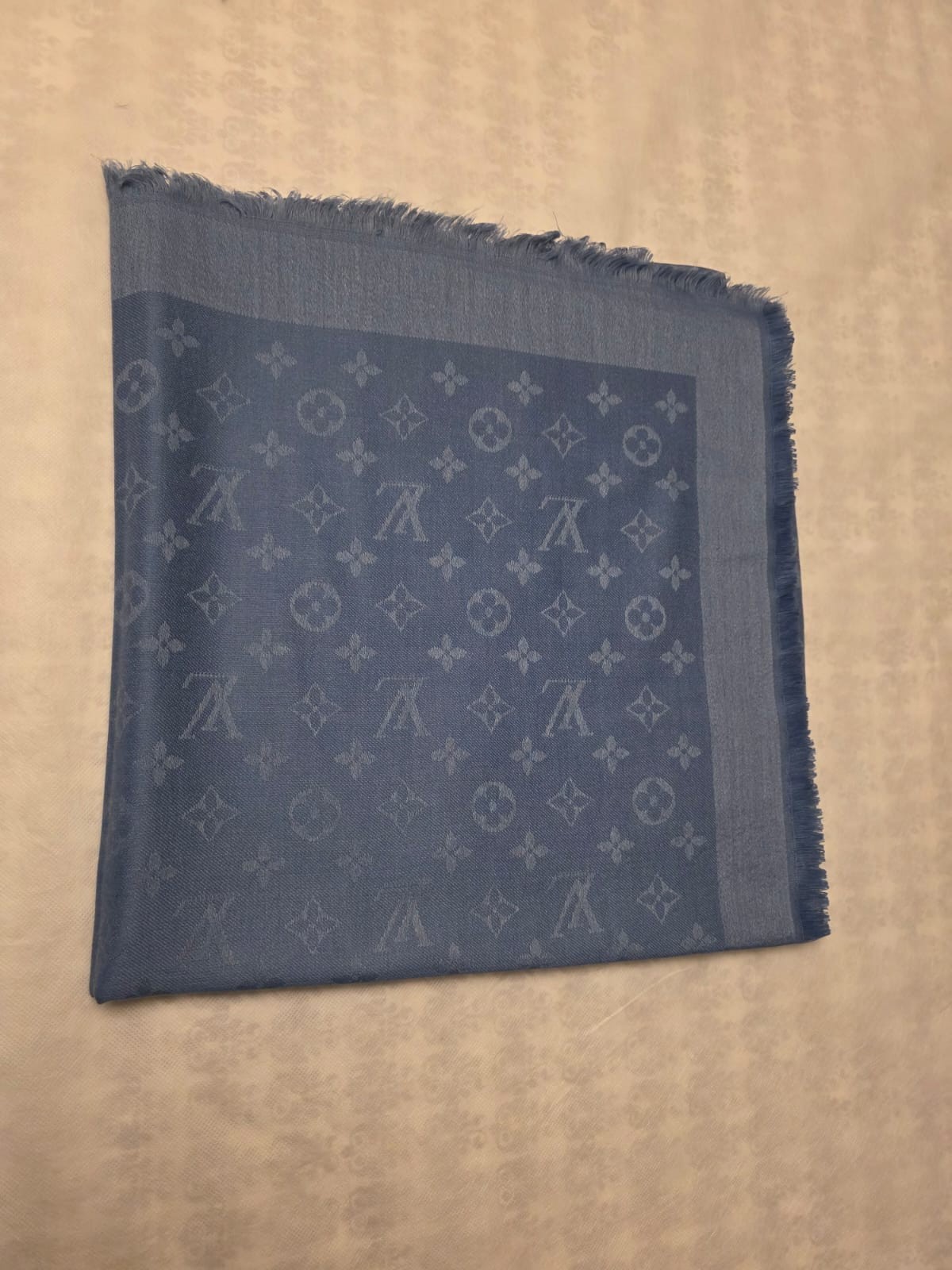 100%Authentic Louis Vuitton Scarf Shawl Stole 35%Wool 65%Silk Dusty Blue Used