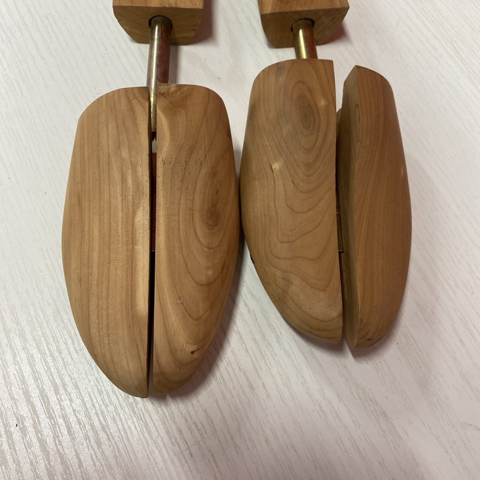 Mens Moneysworth And Best Cedar Shoe Trees Size M Medium 8W-10N