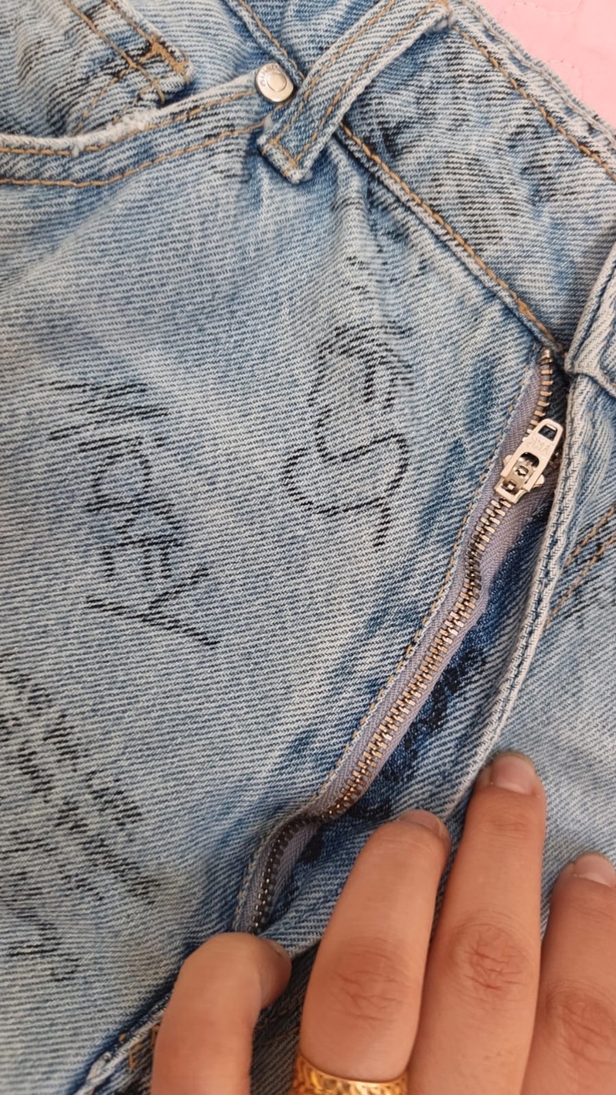 Disney Mickey Mouse Stradivarius Mom Jeans EUR 44 UK16 Graffiti Print