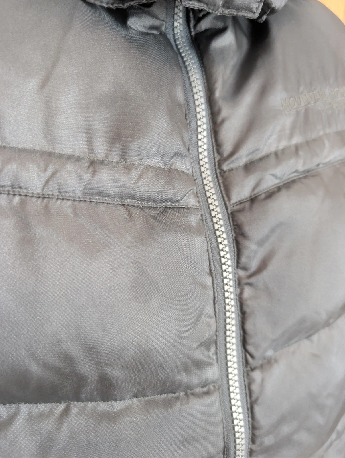 Mountain Horse grey down/feather padded hooded gilet. Womens Small. DN2047
